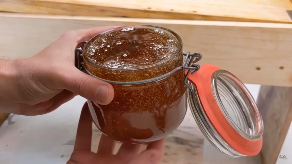 Apicultor Ensina Como Produzir Mel Direto Em Garrafas Pet 5 (1)