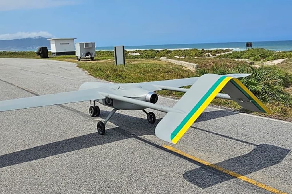 Drone a jato 100% brasileiro decola pela 1ª vez! [vídeo]