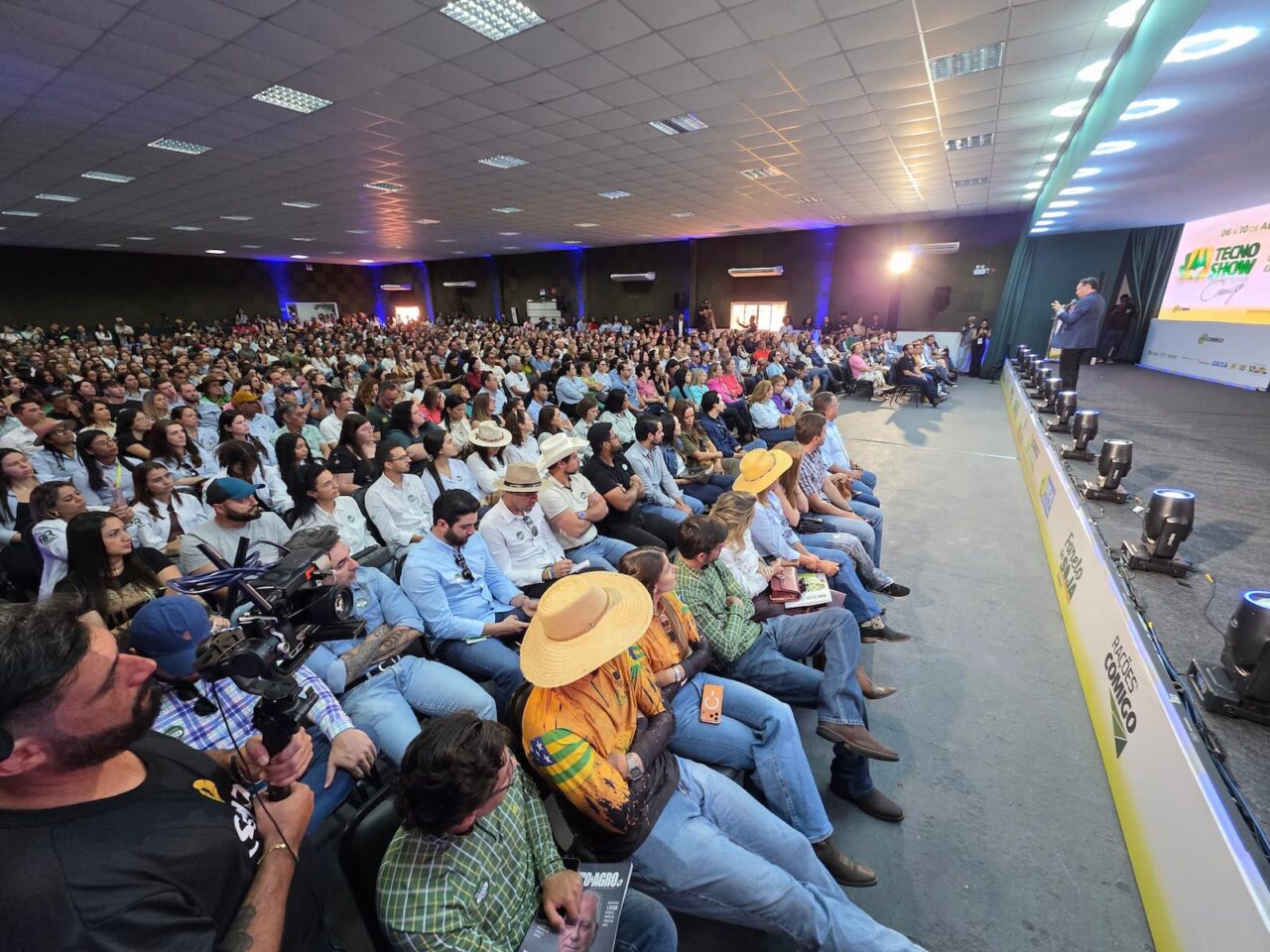 Na Tecnoshow, Augusto Cury diz que Brasil deve ser "supermercado do mundo" e não apenas o celeiro