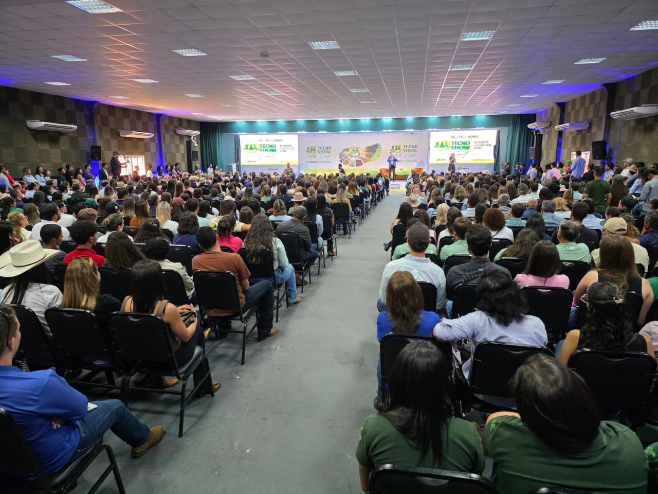 Na Tecnoshow, Augusto Cury diz que Brasil deve ser "supermercado do mundo" e não apenas o celeiro